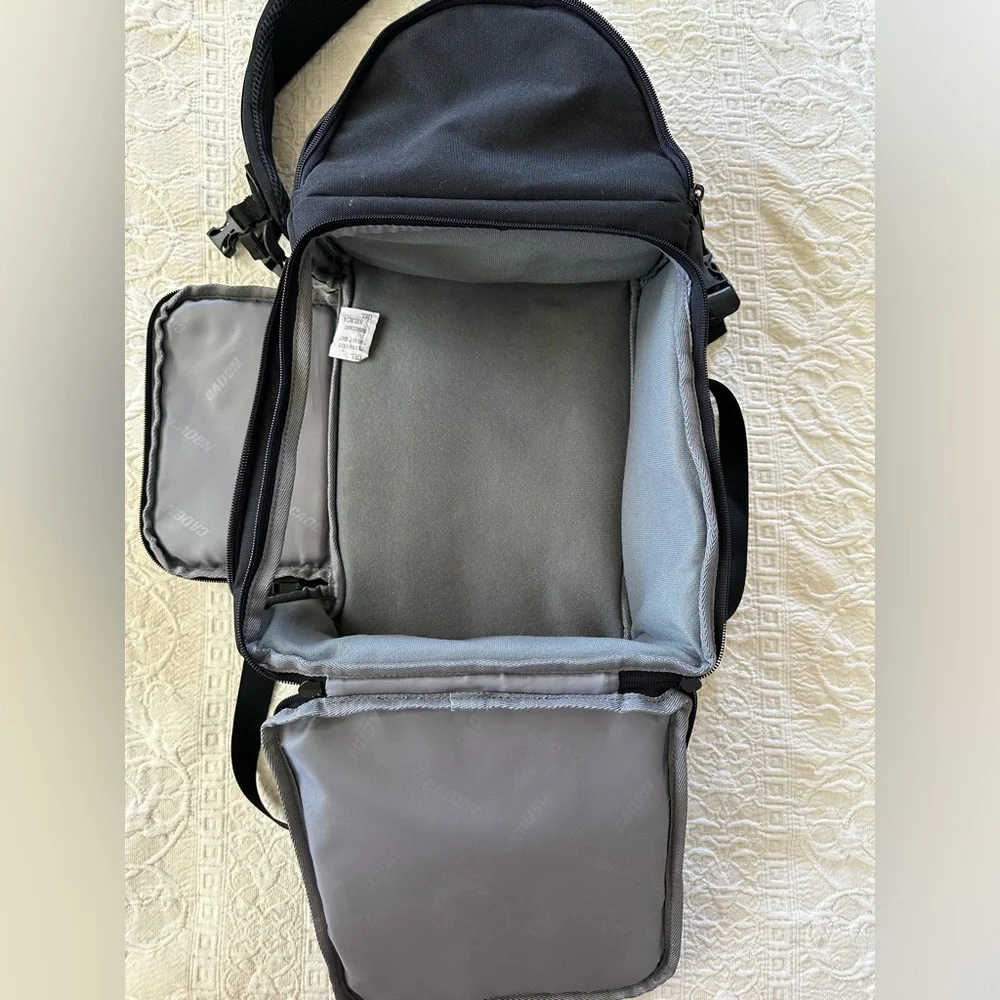 NWOT Caden Camera Crossbody Bag, black
